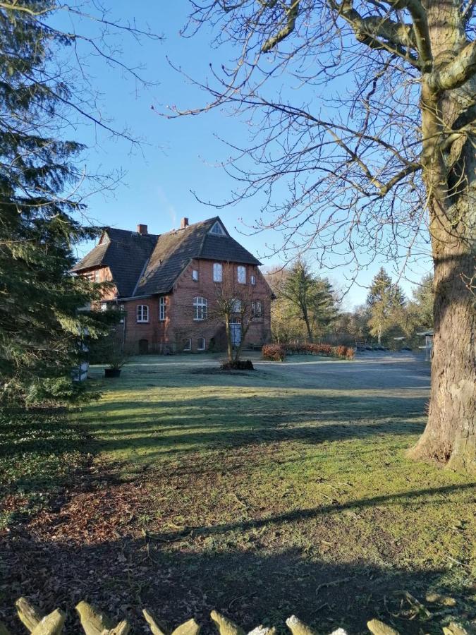 Ferienwohnung Ehemalige Revierfoersterei "Uns Luett" Kuhstorf Esterno foto